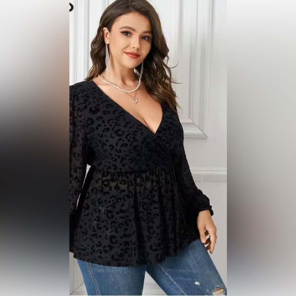 New Bloomchic Animal print velvet and sheet lining peplum style top size 1X 182 - Picture 3 of 5